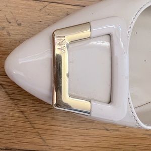 Beige pointed toe flats